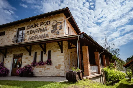 Dvůr pod Starýma Horama